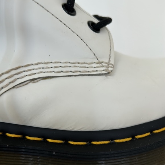 Dr. Martens 1460 Women’s Smooth Boots in White, size 8L - Picture 7 of 9